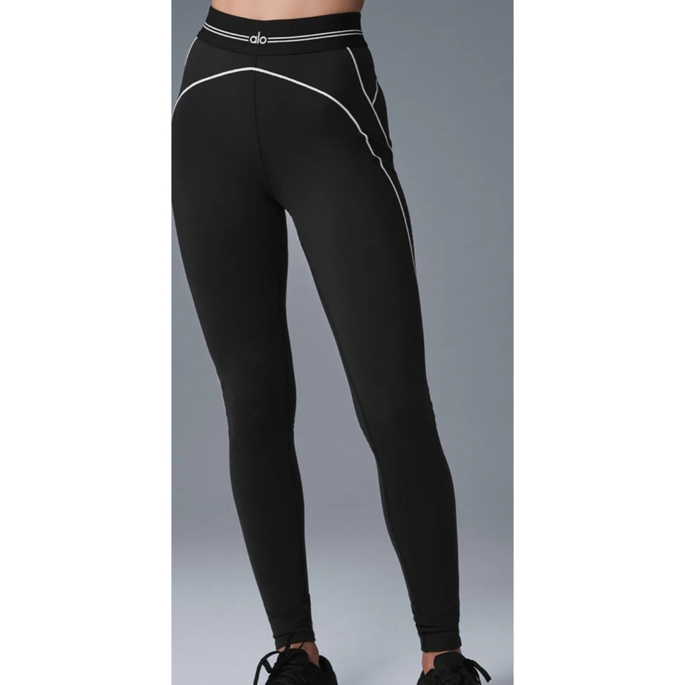 ALO Yoga Airbrush High-Waist Heart Throb Legging, XS in Black/White